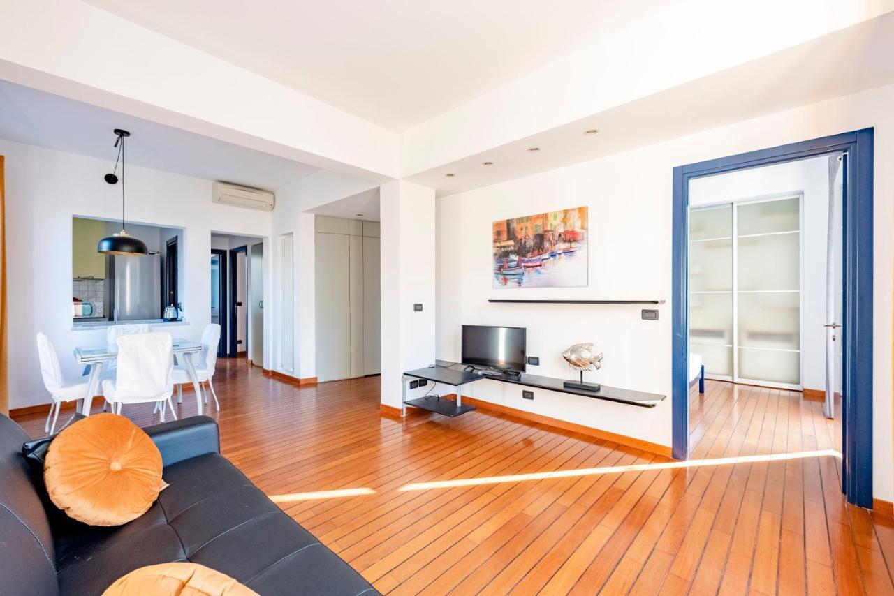 Apartamento Joivy Modern Flat Next To The Sea Génova Exterior foto